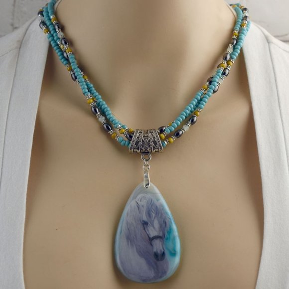 Multi Strand Agate Horse Necklace Earring Set - Picture 1 of 4
